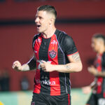 Renato Kayzer, Vitória